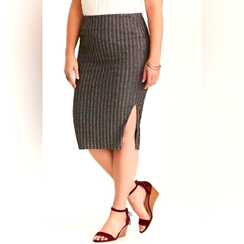 NWT torrid pencil skirt size 1X (14-16) glittery grey stretch